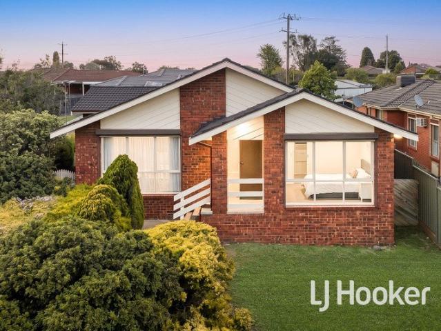 Family Living in a Peaceful Hampton Park Location!