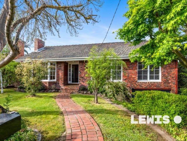 Family Living in a Peaceful Parkside Setting
