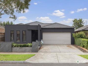 Doreen, Nillumbik, Victoria - Garden, Equipped kitchen