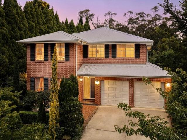 Family Living in a Premier Leura Setting