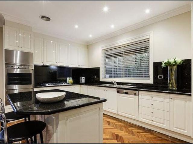 FAMILY LIVING IN A PRIME LOCATION CAULFIELD SOUTH PRIMARY ZONE!