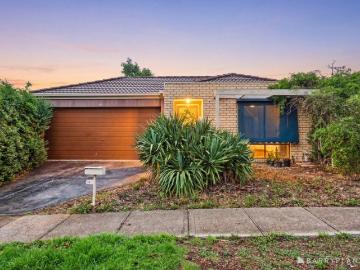 Melton West, Victoria - Equipped kitchen