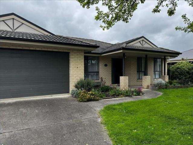 Family Living in a Prime Trafalgar Location