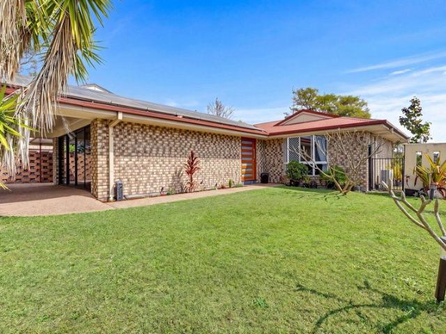 Family Living in a Quiet Oxenford Cul de Sac