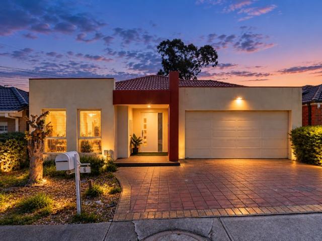 Family Living in a Quiet South Morang Pocket