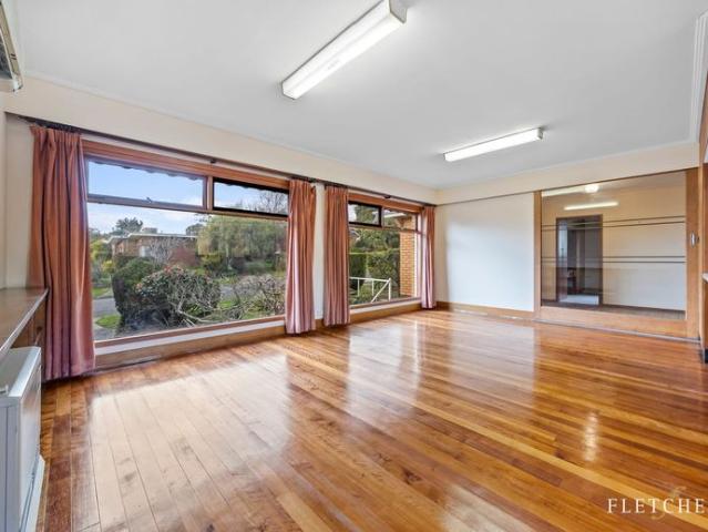 FAMILY LIVING IN BALLARAT EAST