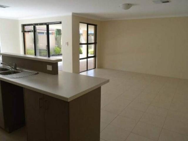 Family Living in Canning Vale