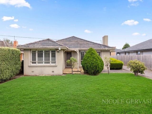Family Living in Keilor East