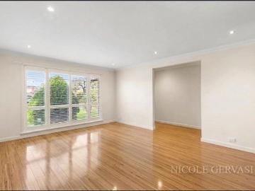 Family Living in Keilor East