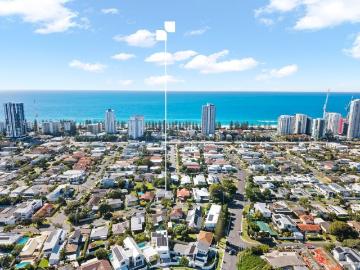 Family Living in Prime Burleigh Waters Pocket