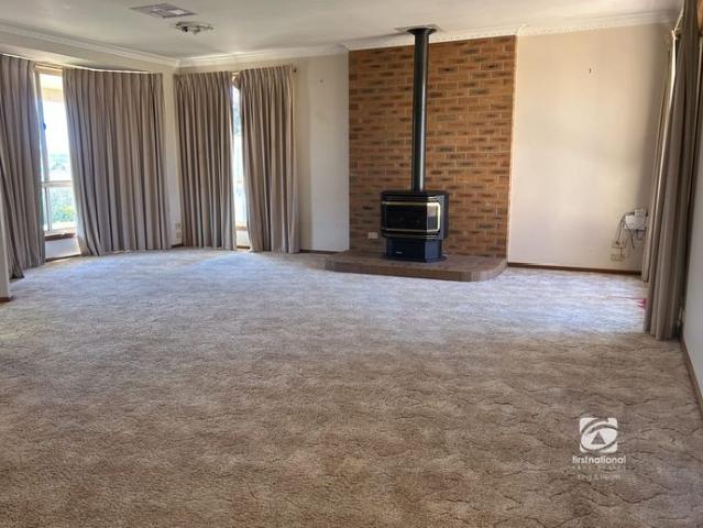 FAMILY LIVING IN QUIET LOCATION!