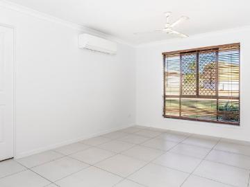 House to rent in Pacific Heights - Swimming pool