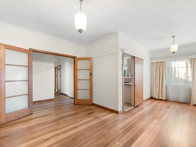 Family Living in the Box Hill High Zone