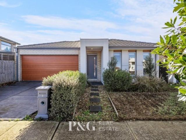Family Living in the Heart of Cranbourne East!
