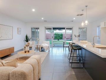 FAMILY LIVING IN THE HEART OF DOVER GARDENS