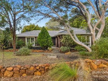 Family Living in the heart of Lesmurdie