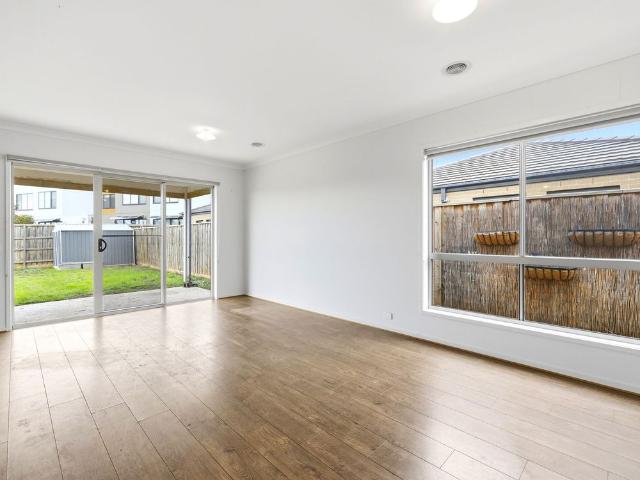 FAMILY LIVING IN THE HEART OF MADDINGLEY