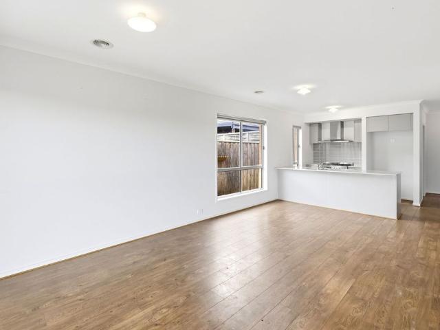 FAMILY LIVING IN THE HEART OF MADDINGLEY
