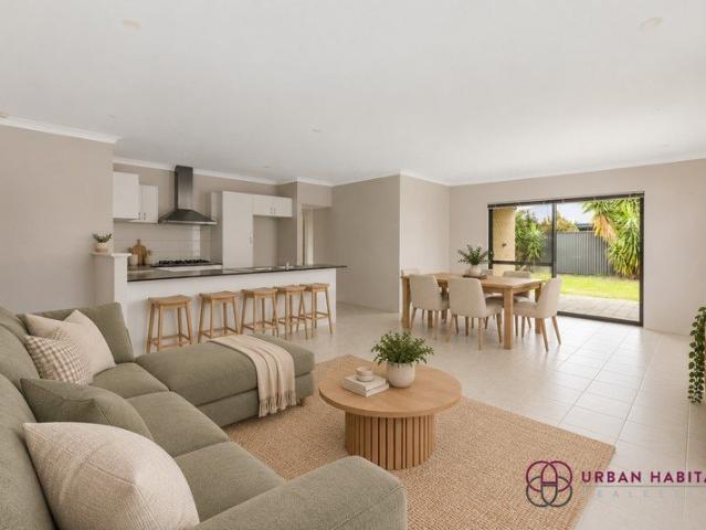 FAMILY LIVING IN THE HEART OF SUNRISE ESTATE