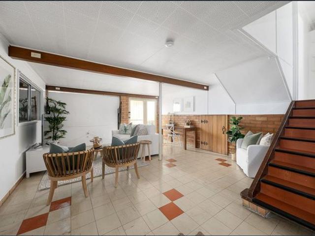 Family Living in Wavell Heights Space, Comfort & Convenience