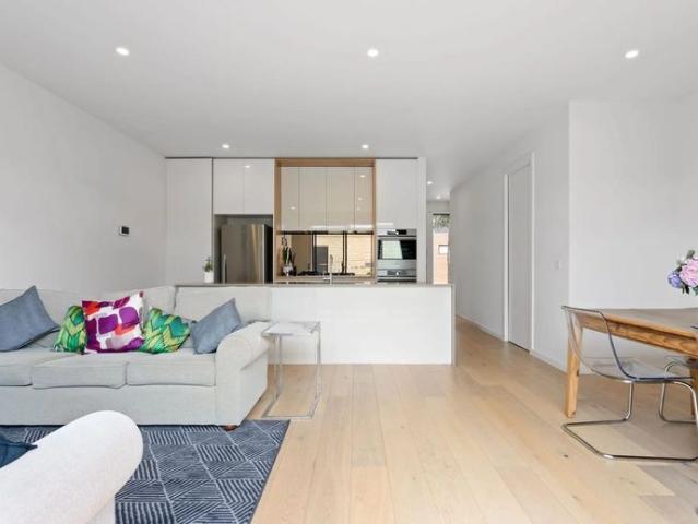 Family Living Just Moments from Cairnlea Town Centre