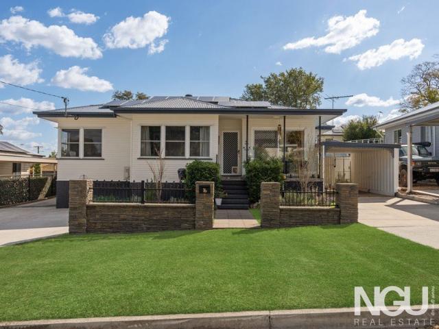 Family Living, Poolside Entertaining and Room to Move