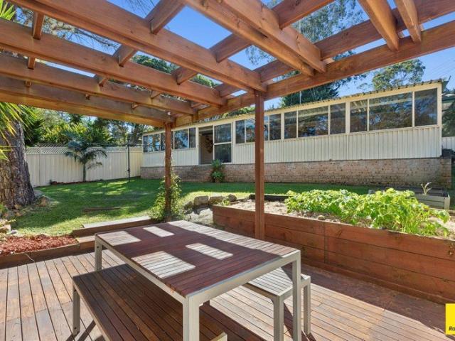 Family Living set in a Cul de Sac