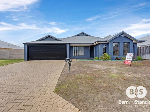 Family Living. Side Access. Great Location