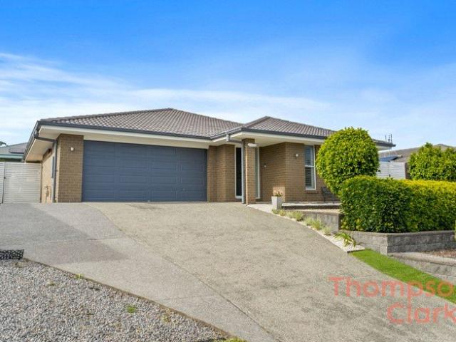 FAMILY LIVING, SIDE ACCESS, IDEAL LOCATION