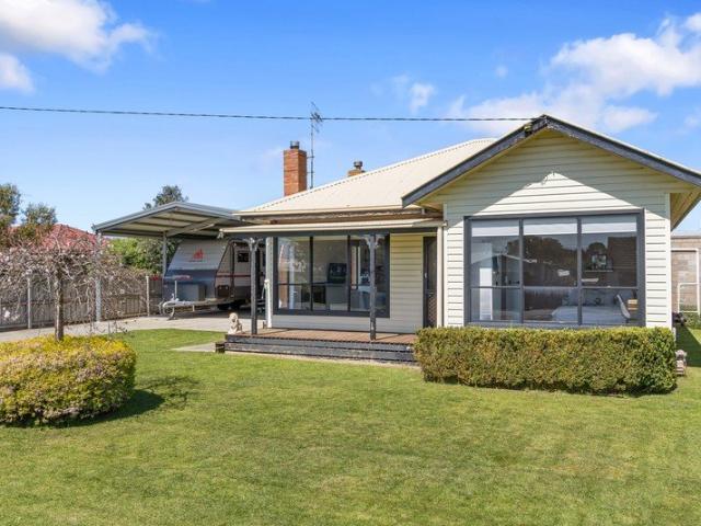 Family Living, Space & More in Allansford