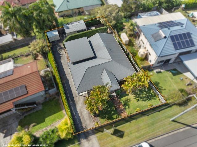 FAMILY LIVING WITH A VERSATILE AIR CONDITIONED STUDIO & HUGE OUTDOOR ENTERTAINING