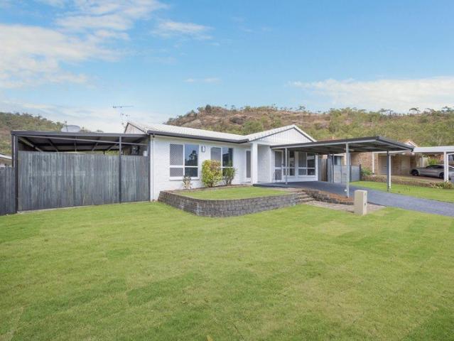 Family Living with a Pool, Detached Retreat & Plenty of Space