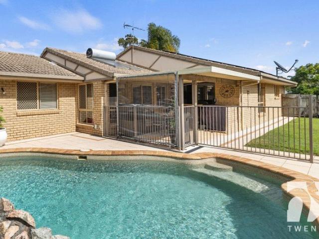 Family Living with a Pool in a Prime Currimundi Location