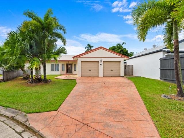 Family Living with a Pool in Kewarra Beach