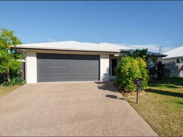 Family Living with Shed & Side Access in Bushland Beach