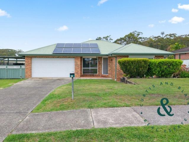 Family Living with Space, Comfort & a Pool!