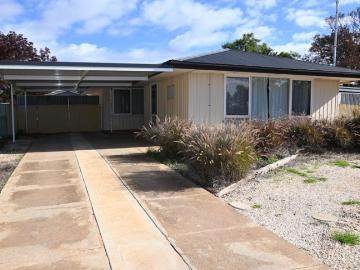 Family Living with Space, Comfort & Entertaining Appeal