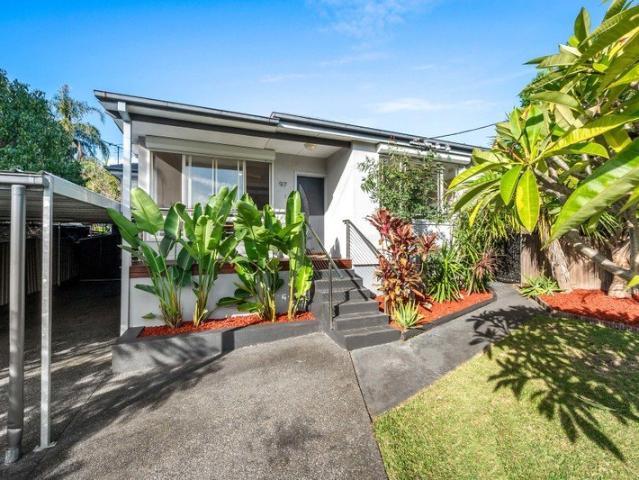 Family Living with Space to Grow in the Heart of Speers Point