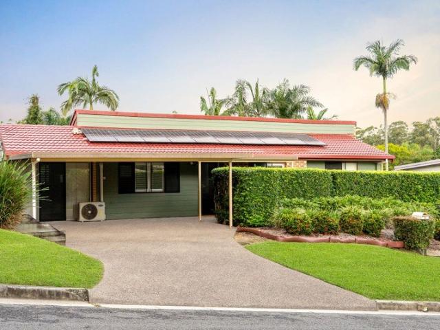 Family Living with Stunning Outdoor Entertaining on 745m2