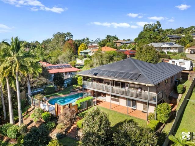 Family Living with Stunning Mt Warning Views