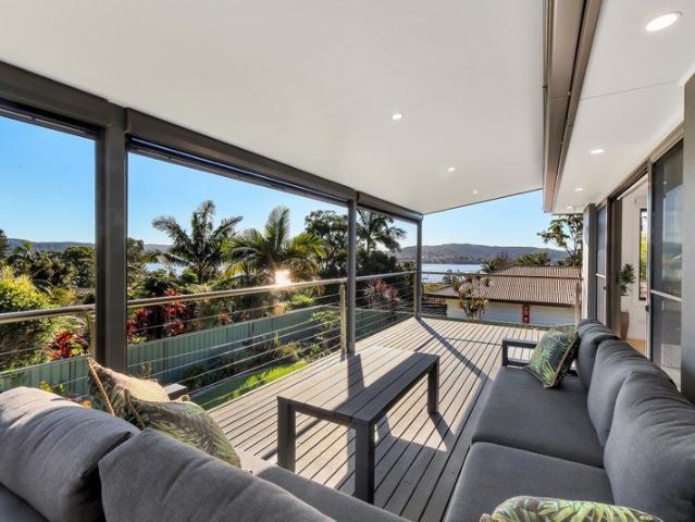 Family Living with Stunning Water Views in a Prime Green Point Location