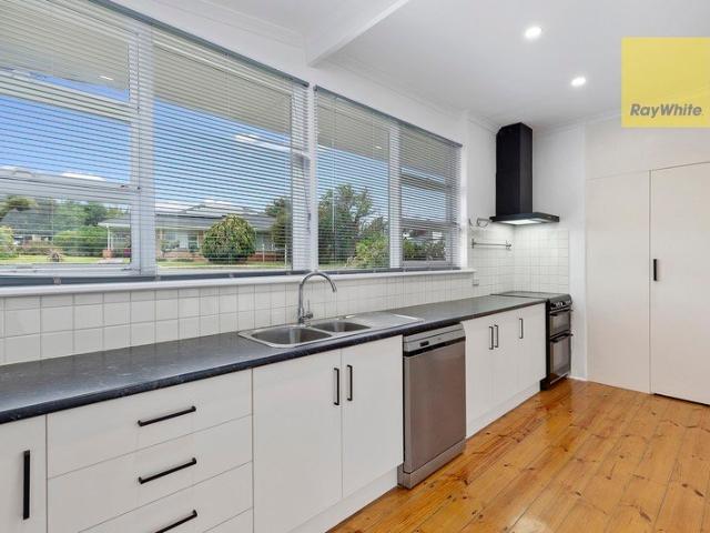 Family Living with Pool in Seaview Downs!
