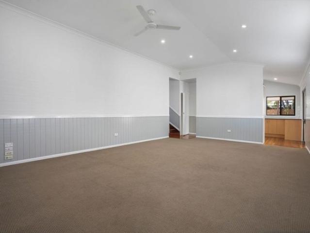 Family Living with Pool, Multiple Living Areas & a Fantastic East Ipswich Location