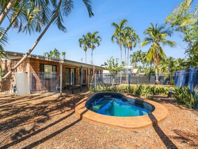 FAMILY LIVING WITH POOL & OUTDOOR SPACE, MOMENTS FROM PALMERSTON CBD