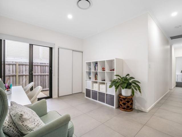 FAMILY LIVING WITH POOL, SIDE ACCESS & MULTIPLE LIVING AREAS