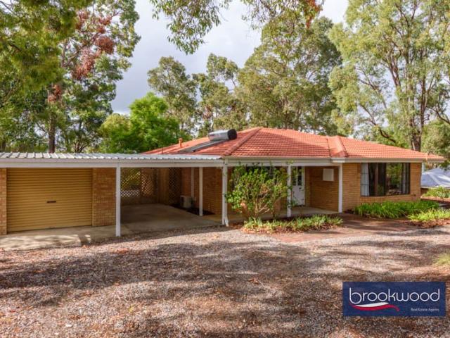 FAMILY LIVING WITH ROOM TO MOVE