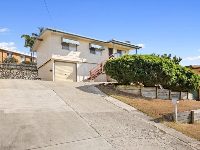 FAMILY LIVING WITH RUMPUS ROOM & EXTRA VEHICLE SPACE