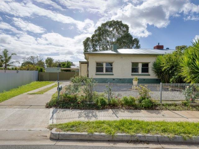 Family Living with Rumpus Room, Outdoor Entertaining & Multiple Sheds