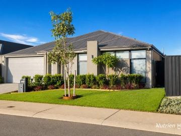 FAMILY MASTERPIECE IN SOUGHT AFTER MOVIDA ESTATE