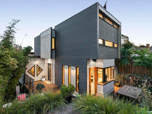 Family minded architectural hideaway, one street from the river